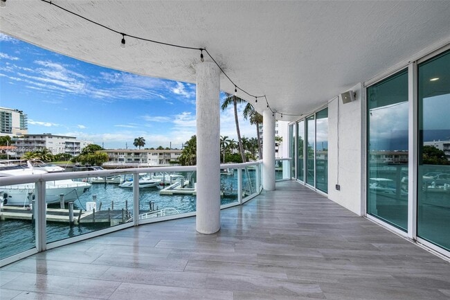 Foto del edificio - 7918 Harbor Island Dr