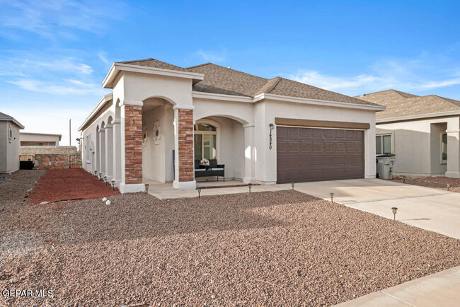 Building Photo - 14840 Tierra Escape Ave
