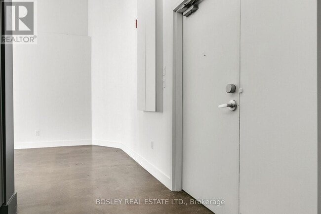 Building Photo - 136-1173 Dundas St E