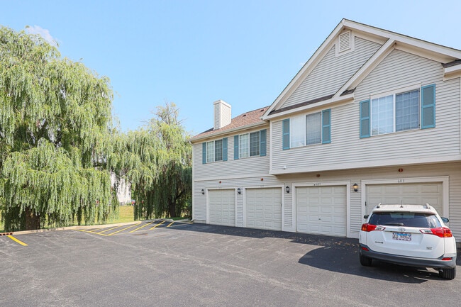 Building Photo - 607 Fox Ridge Dr
