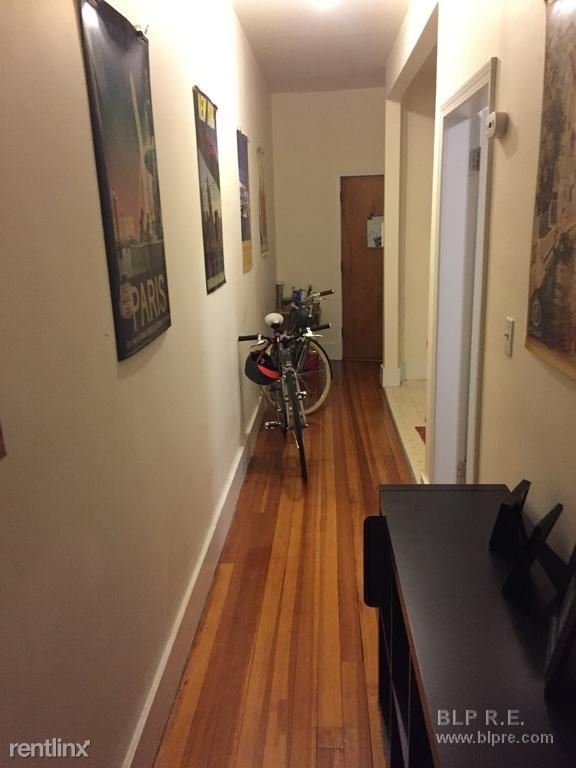 Foto del edificio - 1382 Beacon St