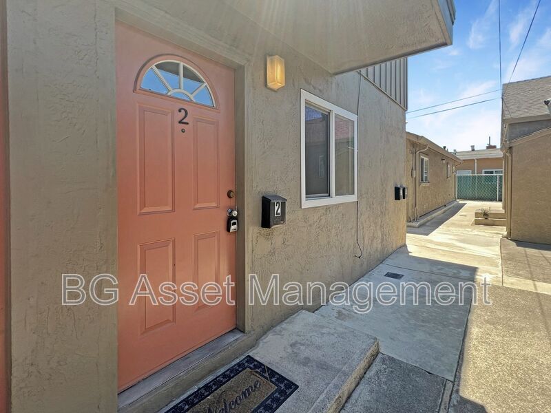 Primary Photo - 2420 Market Ave