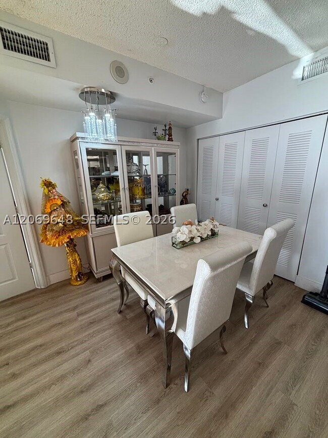 Foto del edificio - 5077 NW 7th St