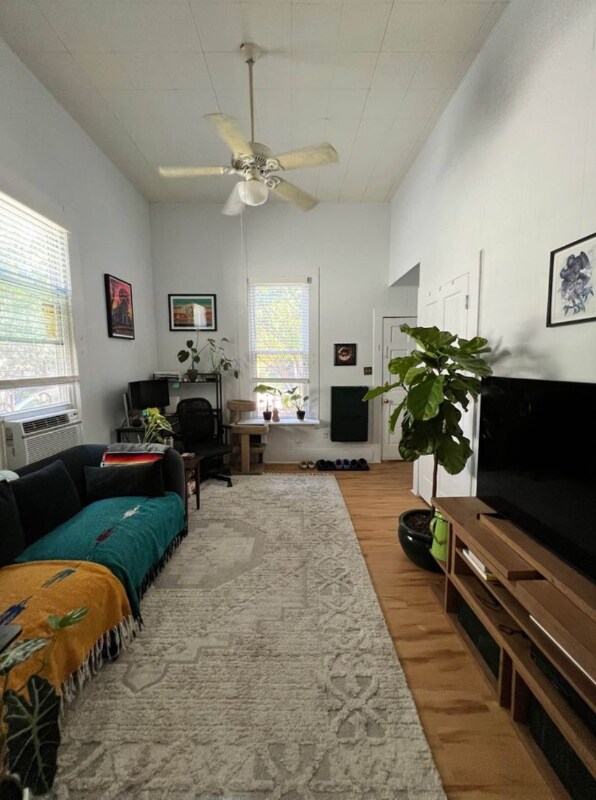 Foto del edificio - 1704 Garden St