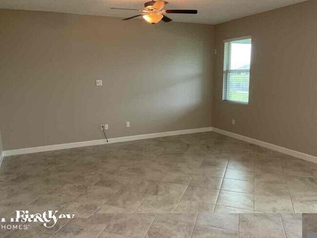 Building Photo - 9660 Ivory Dr