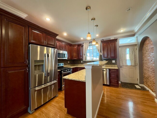 Building Photo - Charming 2BD/3BA Townhome in Highlandtown, Baltimore, MD!