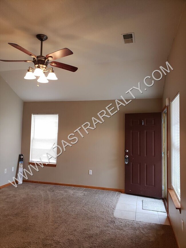 Building Photo - MOVE IN SPECIAL!! Beautiful Ranch Duplex in Edgerton-Available NOW!! MOVE IN SPECIAL $300 OFF 2nd...