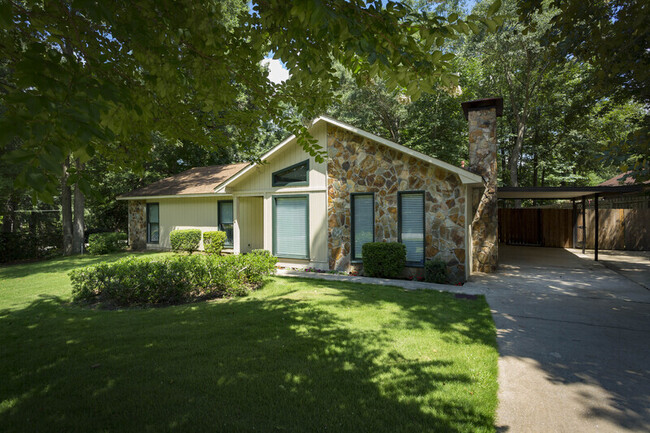 Building Photo - 4300 Bridgecrest Dr