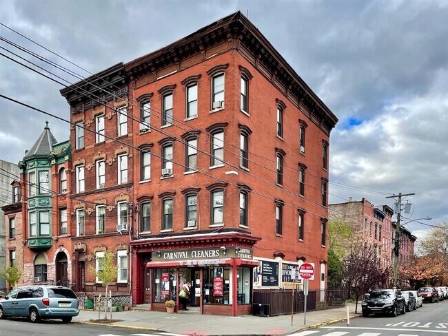 Foto del edificio - 609 Jersey Ave