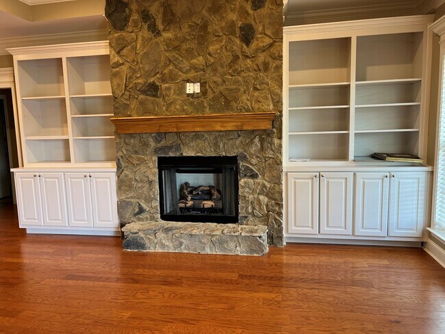 Foto del edificio - 129 Hillridge Dr