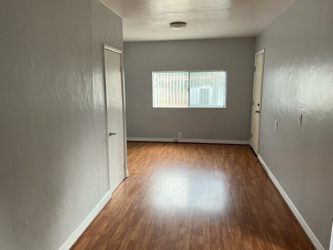 Foto del edificio - 1126 N Evergreen St