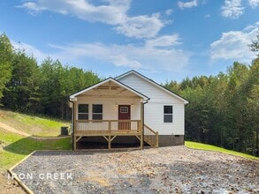Building Photo - 64 Spicewood Rd