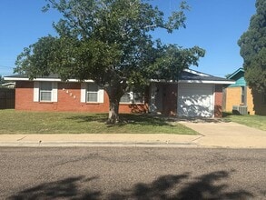 Building Photo - 4425 Conley Ave