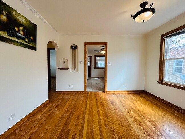 Foto del edificio - 5504 W Sunnyside Ave