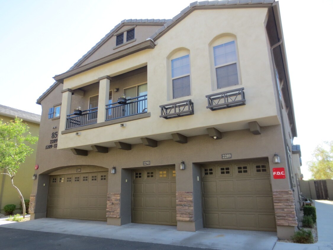 Primary Photo - 2150 W Alameda Rd