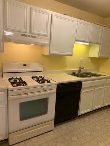 Foto del edificio - 430 N Wilke Rd