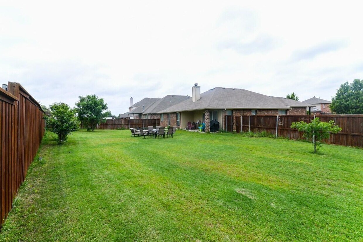 Building Photo - Beautiful Forney Home!