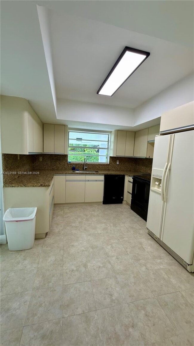 Building Photo - 7700 SW 52nd Ct