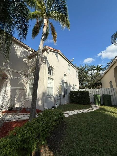 Foto del edificio - 323 NW 153rd Ln