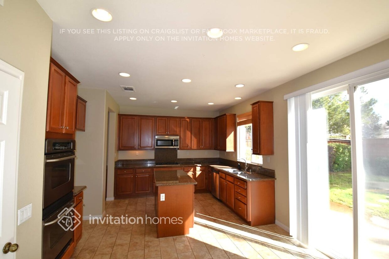 Foto del edificio - 1066 Queen Annes Ln