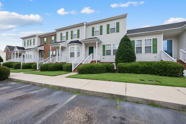 Building Photo - 1917 Stroll Cir