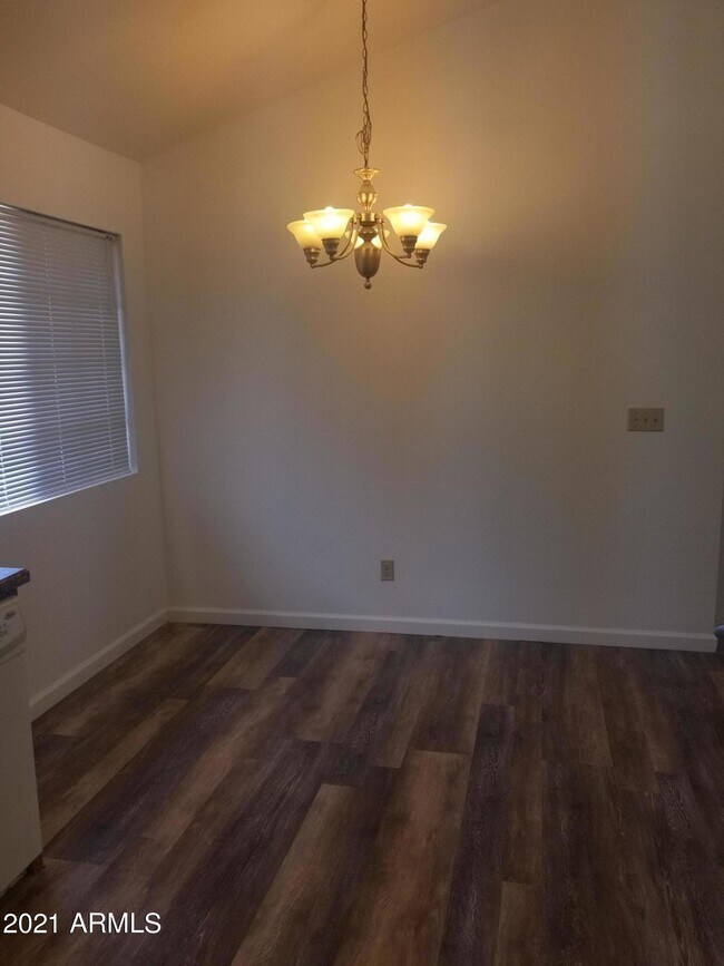 Foto del edificio - 1404 N Hartford St