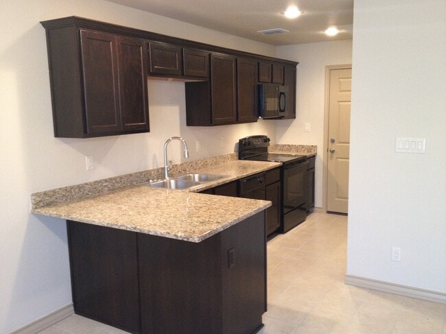 Building Photo - 2310 Sailing Way N