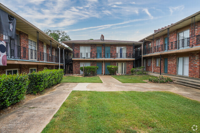 Green Courtyard - Northwest Plaza