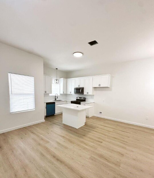 Foto del edificio - 9705 Garcroft St