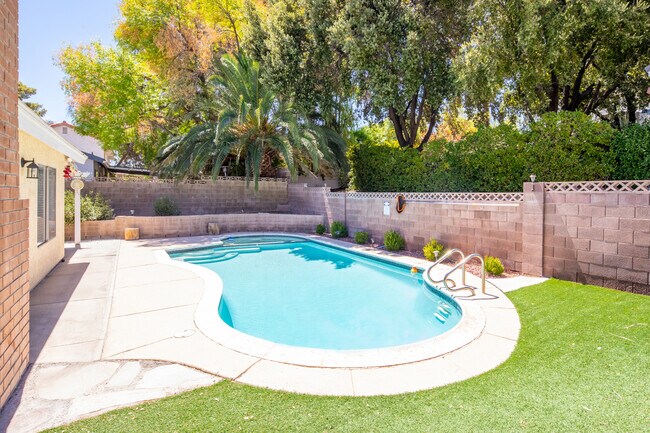 Foto del edificio - 2425 Marlene Way