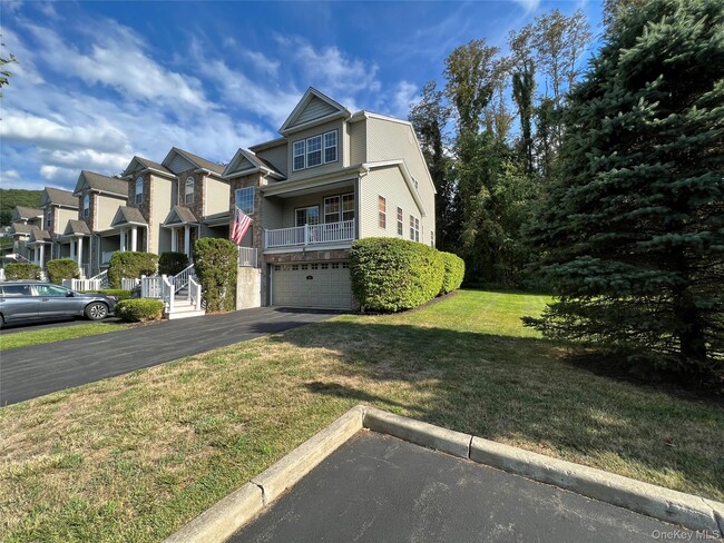 Building Photo - 61 N River Dr