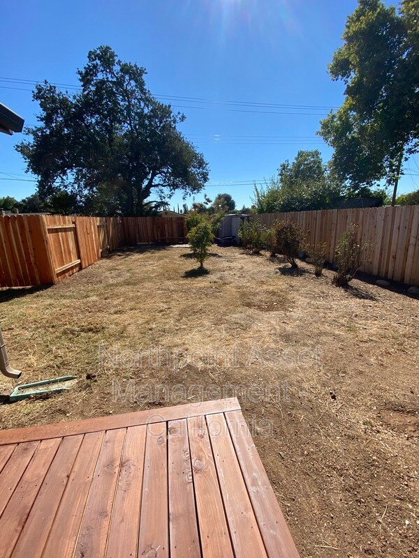 Building Photo - 6624 Skylane Dr