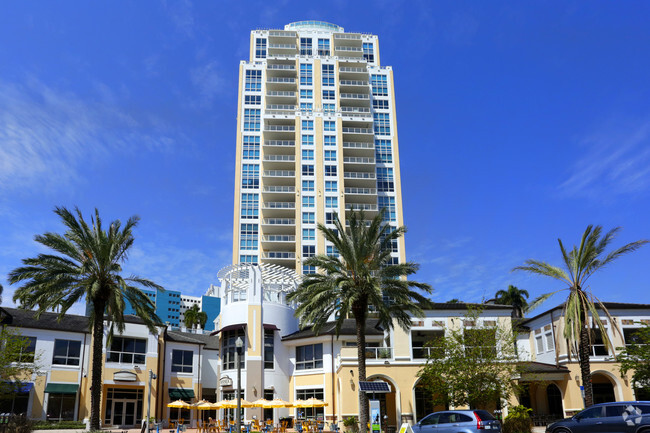 400 NE Beach Dr, Saint Petersburg, FL 33701 Apartments - Saint ...