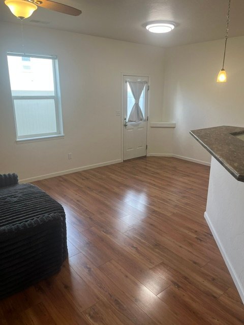 Foto del edificio - 613 Zenith Ln