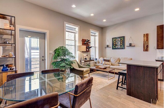 Foto del edificio - 853 N Winchester Ave