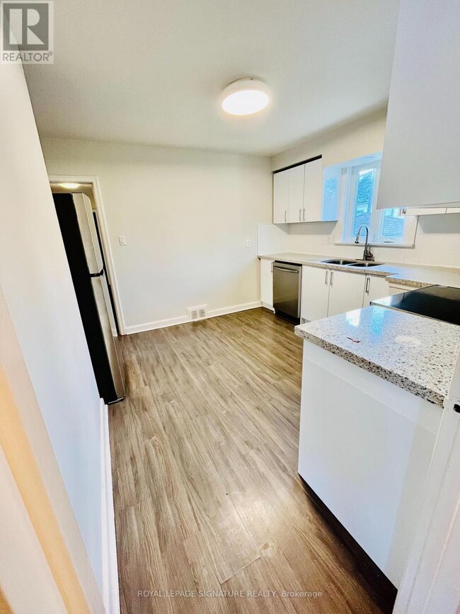 Building Photo - 54 Riverdale Dr