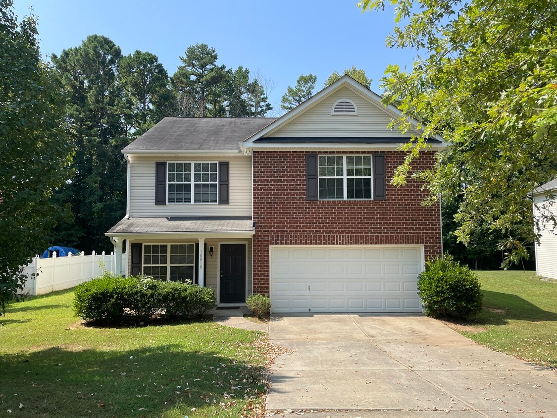 10810 Pointer Ridge Dr, Charlotte, NC 28214 House Rental in Charlotte
