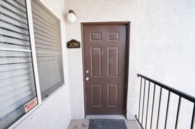 Foto del edificio - SHOWINGS AVAILABLE NOW
