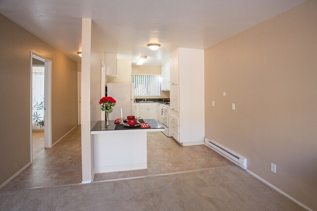 Woodland Park Apartments - East Palo Alto, CA | Apartments.com