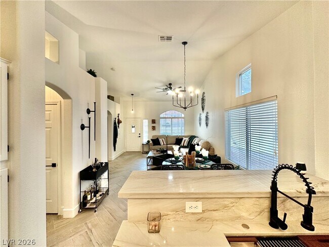 Foto del edificio - 1724 Pinion Mesa Ct