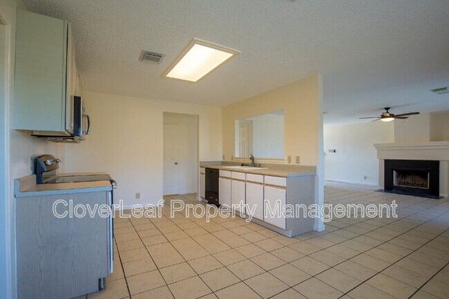 Foto del edificio - 1045 Stone Trail