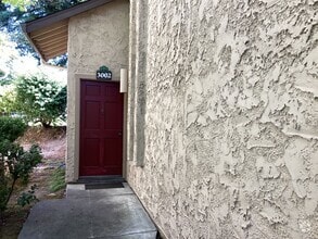 Building Photo - 3002 Arlington Dr
