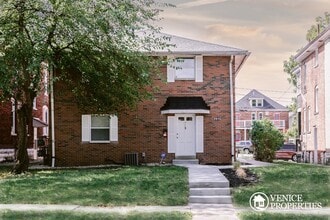 Building Photo - 171 E 12th Ave
