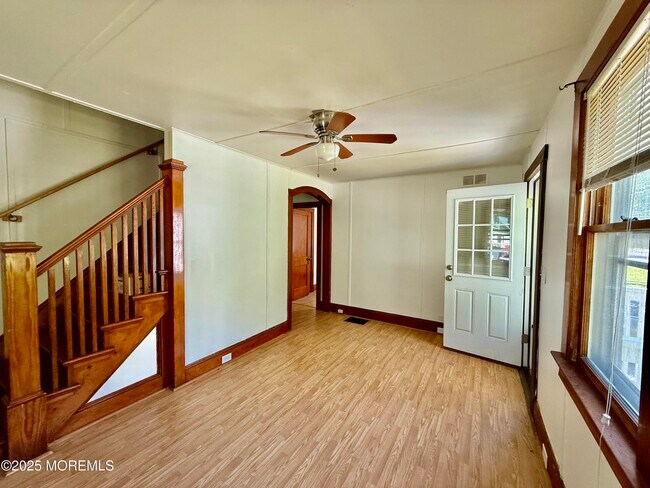 Foto del edificio - 155 Wells Mills Rd