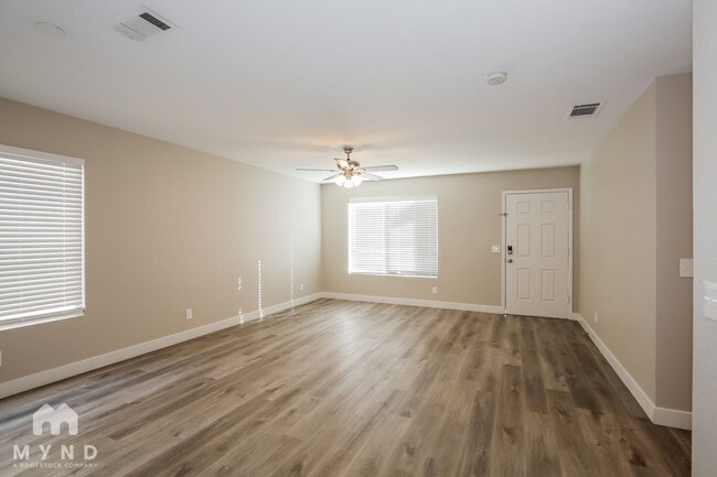 Building Photo - 2704 Exulted Valley Ave