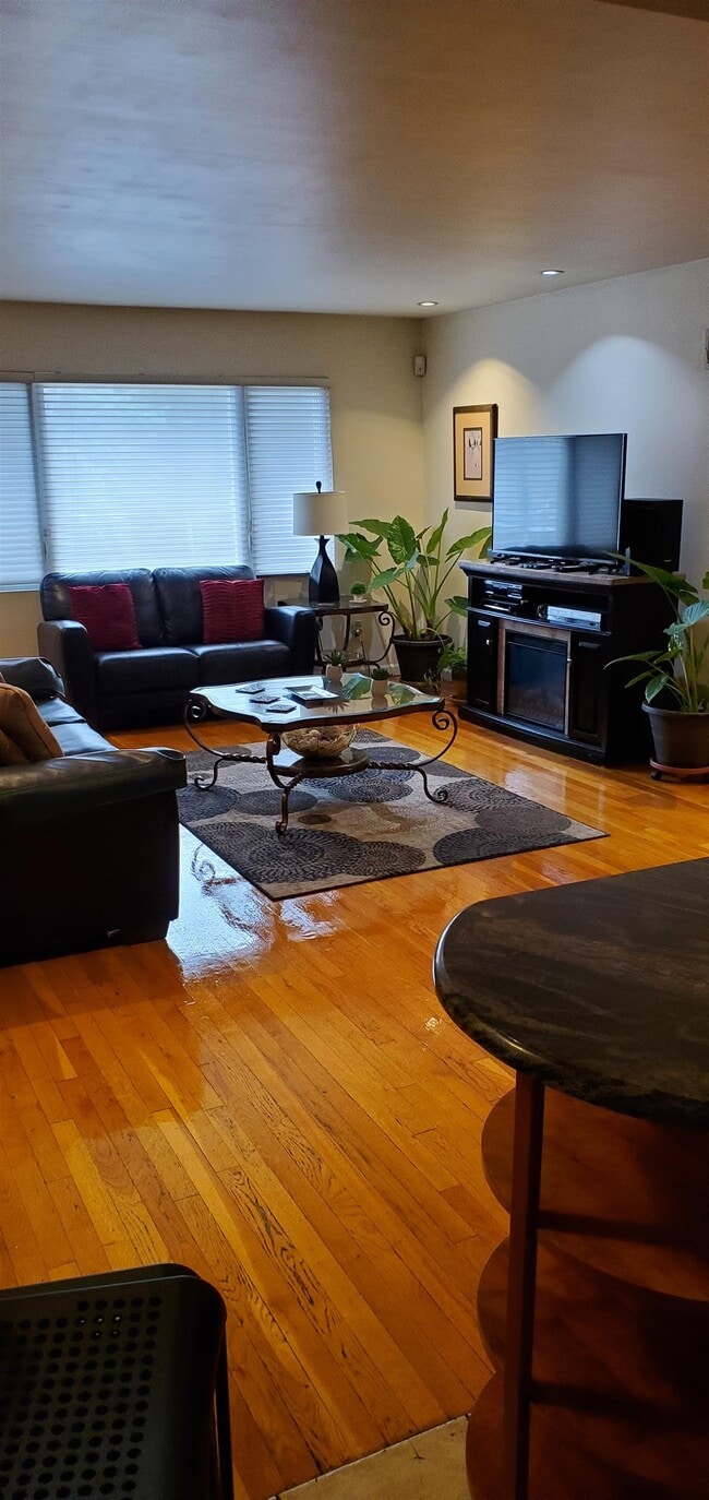 Foto del edificio - 7417 JFK Blvd E