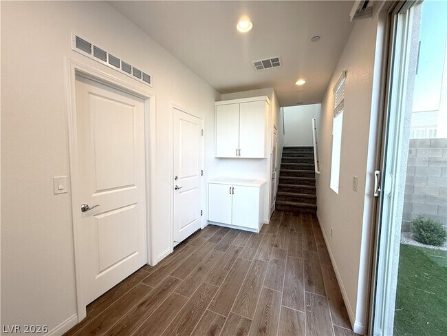 Foto del edificio - 11636 Fleet Wing Ave