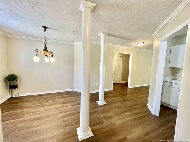 Foto del edificio - 300 Bubble Creek Ct