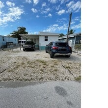 Building Photo - 362 Oleander Dr