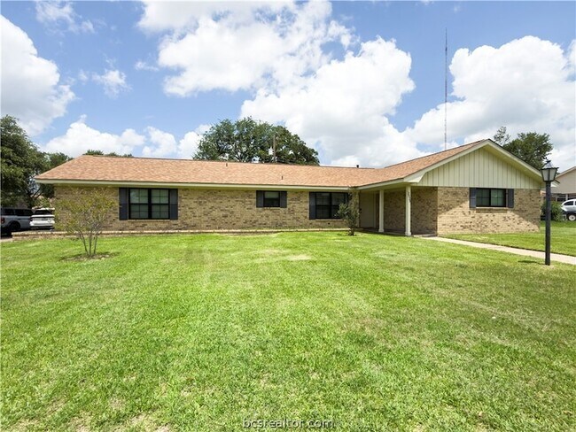 Foto del edificio - 2525 Willow Bend Dr